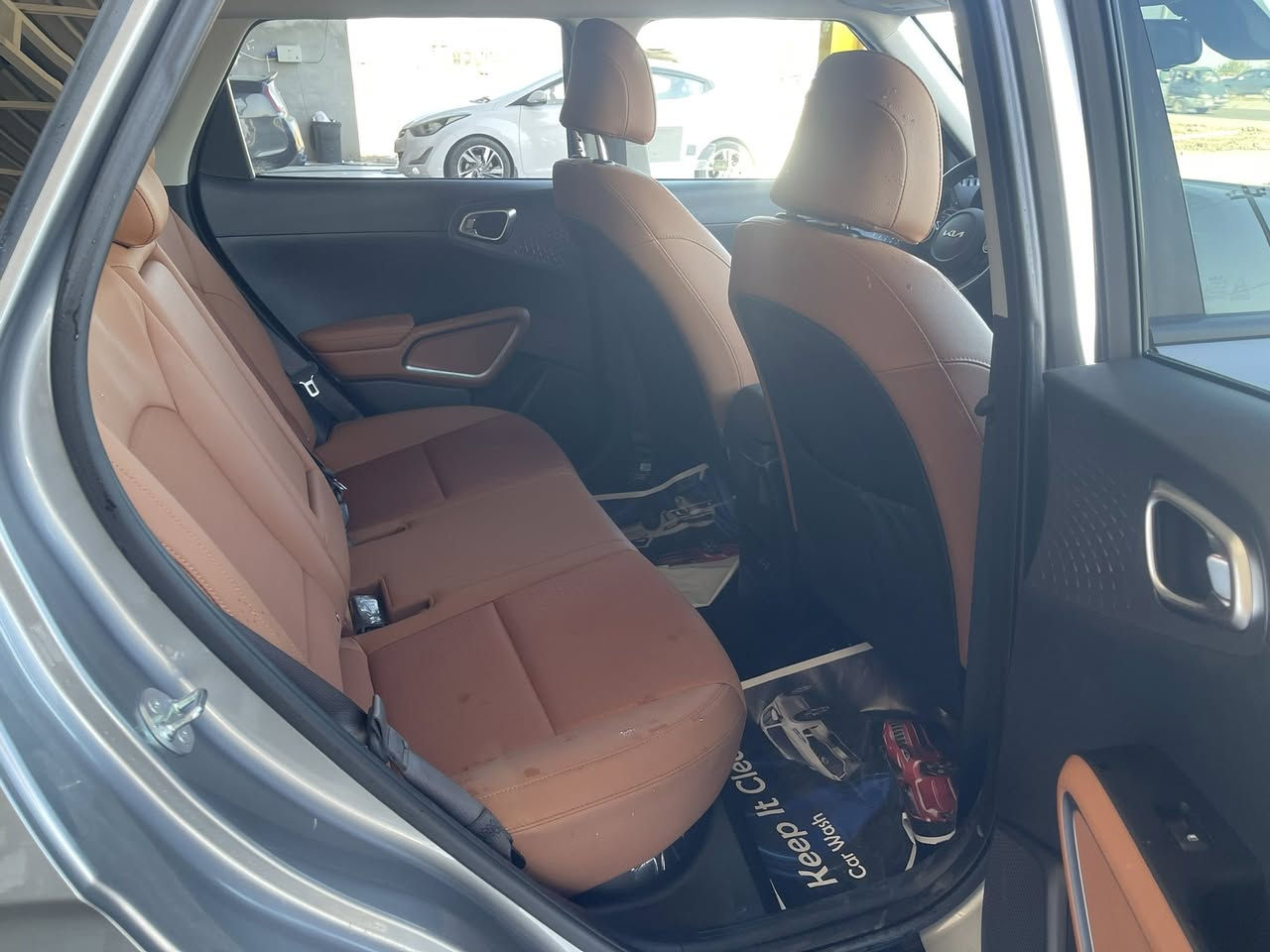 السلام عليكم
صول 2024 ex فول مواصفات حادث دعاميه بدون صبغ السياره مبدله فقط دعاميه نفس الون و بارد قليل مقدمة البنيد و بارد في الجاملغ BDR ليبل واحد السياره شبه زيرو ماشيه 5500
موصفات بصمه
فتحة سقف 
كشنات جلد قرميدي بلاد 
كشنات تدفئه و كهرباء
حساس خلفي + رادارات 
شاشه كبيره ابل كار بلاي
و باقي المواصفات المعروفه فئة الفول سعر 15500$
مكان السياره بابل الاسكندريه ***********
