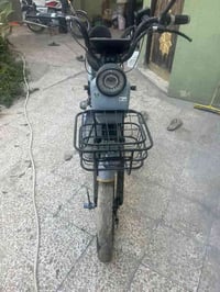 دراجه شحن شرط البطاريات والعقل والملف كامل مكمل ما يعوزه شي سعره 200  ...