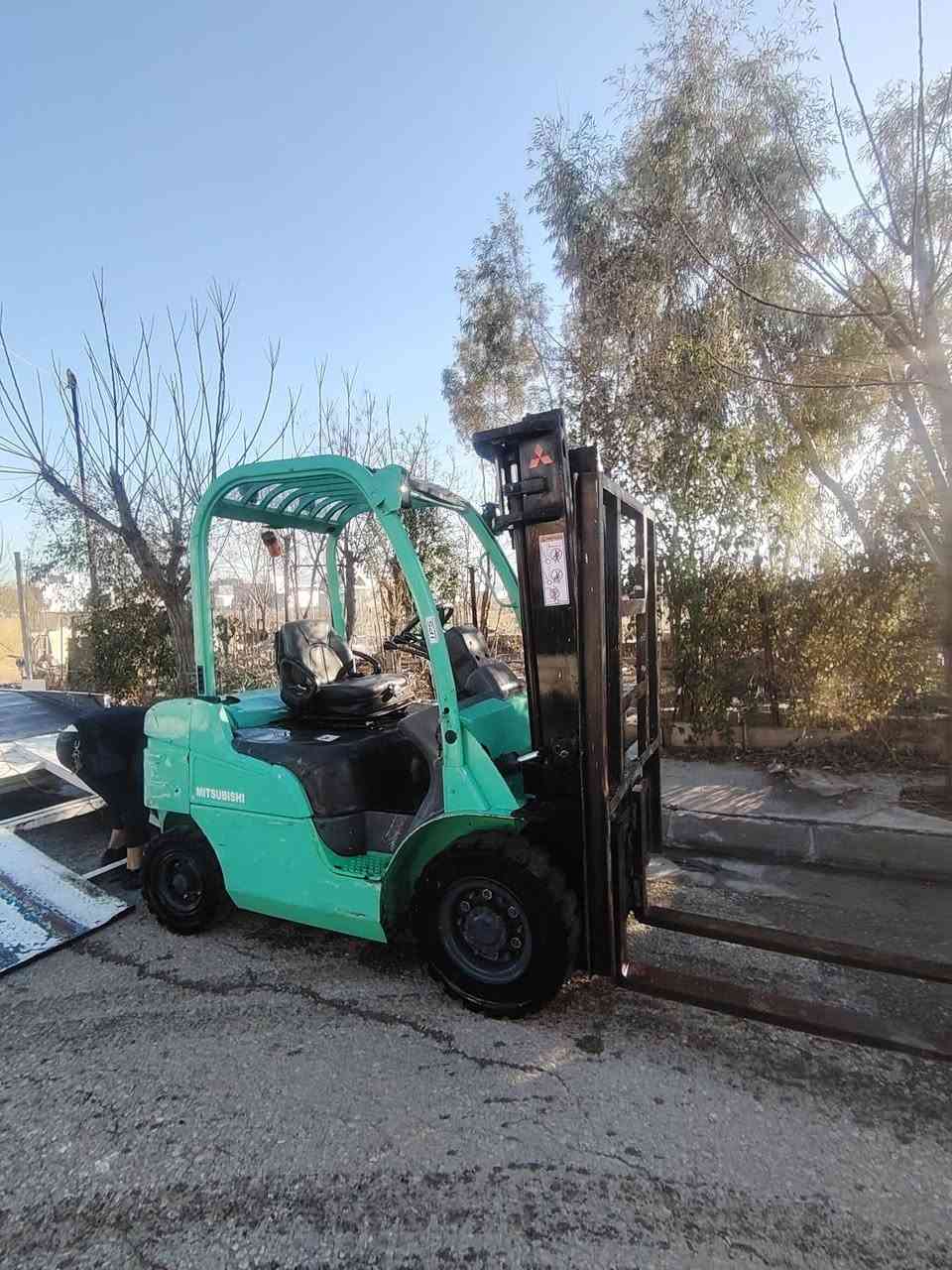 مستربوشي ٢٠١٢ حجم 2.5 طن جب ناصي 2 قطع ارتفاع الجب 3 مترات
3 حركات محرك ديزل s 4 s آوراق منفيس مؤقت مكفول كفاله عامه العنوان سليماني حي صناعي للاستفسار عن السعر اتصل على الأرقام *********** 
او مراسله واتساب يوجد توصيل 🚚 الى جميع المحافظات
