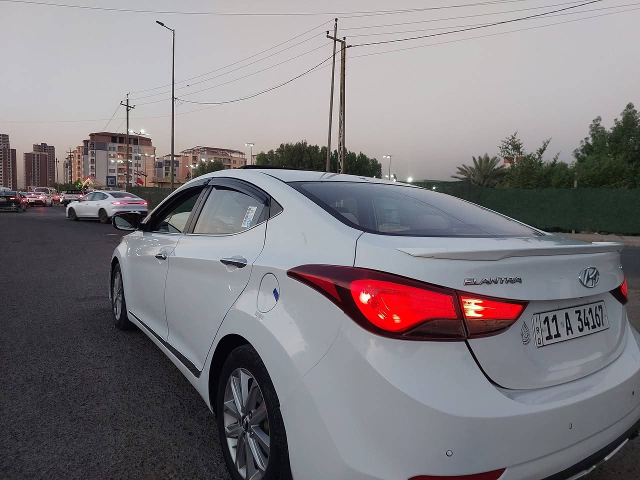 النترا 2015 خليجيه.. 
كفاله من ضربه وصبغ صار عندي تكشير بل الجاملغ الخلفي وباب السايق والباب الخلفي وصبغتهن بدون معجون بسبب الغسل تكشر.. 
فووول موصفات مال خليجي.. 
محرك 1800دوش كفاله.. 
كير مكفول.. 
موصفاتها... فتحه سلايد قطعتين تبريد.. مري شفط.. واشاير بيهن.. 
ويل كب.. شاشه ايباد وكامره.. 
البجم لد وزنون منظومه شادلها.. 
تخم تاير جواها.. 
باسمي سنويه وهزه كله جديد ورقم جديد. قبل كم يوم جددهن.. 
محرك كير كفاله تبريد ثلاجه بعز الحر.. 
السياره استخدامي الخاص على كد دوام بيت و مخال بيه اي نقص..
كهربائيات شركه
السعر ب 107.. ماشيه 98 مكاني شهداء البياع.. 
هذه رقمي *********** الشراي يامر امر وين يعجبك تعال افحص..
