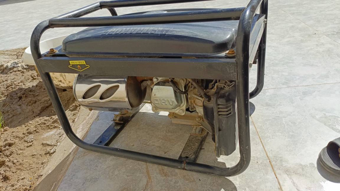 السلام عليكم للبيع مولد استرا  باب اول 12 امبير ملف نحاس مولد كلش نضيفه   يشتغل  ما داخل اي تصليح بعده وضع شركة  وقتصادي بصرف البانزين سعر125 الف  مكاني مركز الناصريه   
للاتصال .ع رقم  *********** واتساب ناصرية, ذي قار
