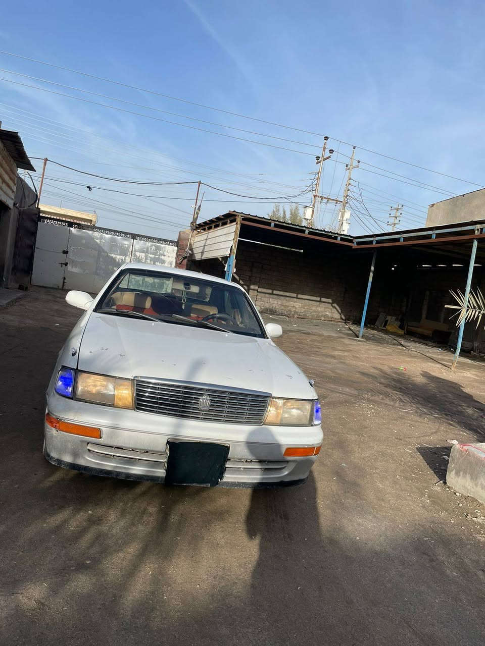 السلام عليكم للبيع كراون بطه موديل 92 رقم نجف مشروع وطني تحويل ثاني يوم محرك وكير ثنين ونص مكفوله من الكص ونقل جثه اللون ابيض لولوي سنويه 26 راعيها بالبصره السعر 42 وبي مجال الاتصال علي الرقم *********** مكاني البصره ابي الخصيب
