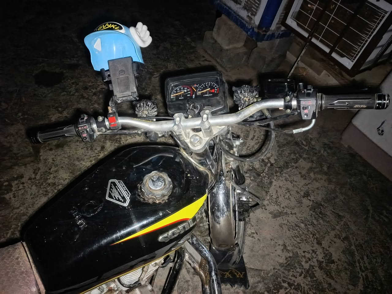 سلام وعليكم أكيد من رخصة الادمن دراجة للبيع موديل 2021 الدراجة كله شغالة مابيه شي نقص سكان رياظي كلشي بيه شغال السعر 450 اوبيه مجال غير متواجد ع فيس الستفسار ع رقم *********** مكاني شهربان
