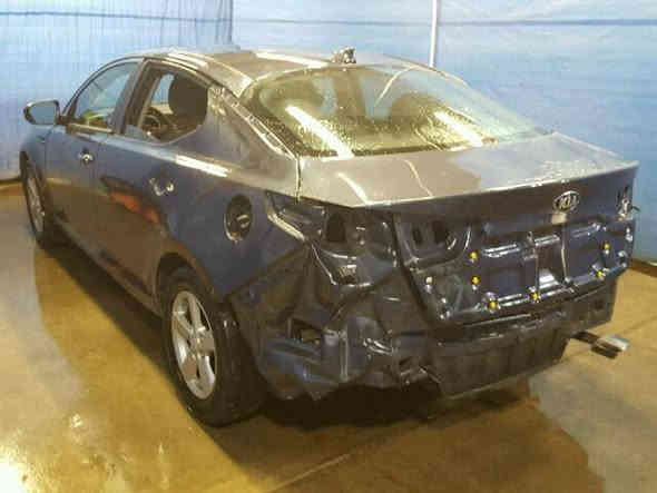 السلام عليكم
اوبتيما 2015 للبيع السعر ١١٨ 
الهاتف ***********
