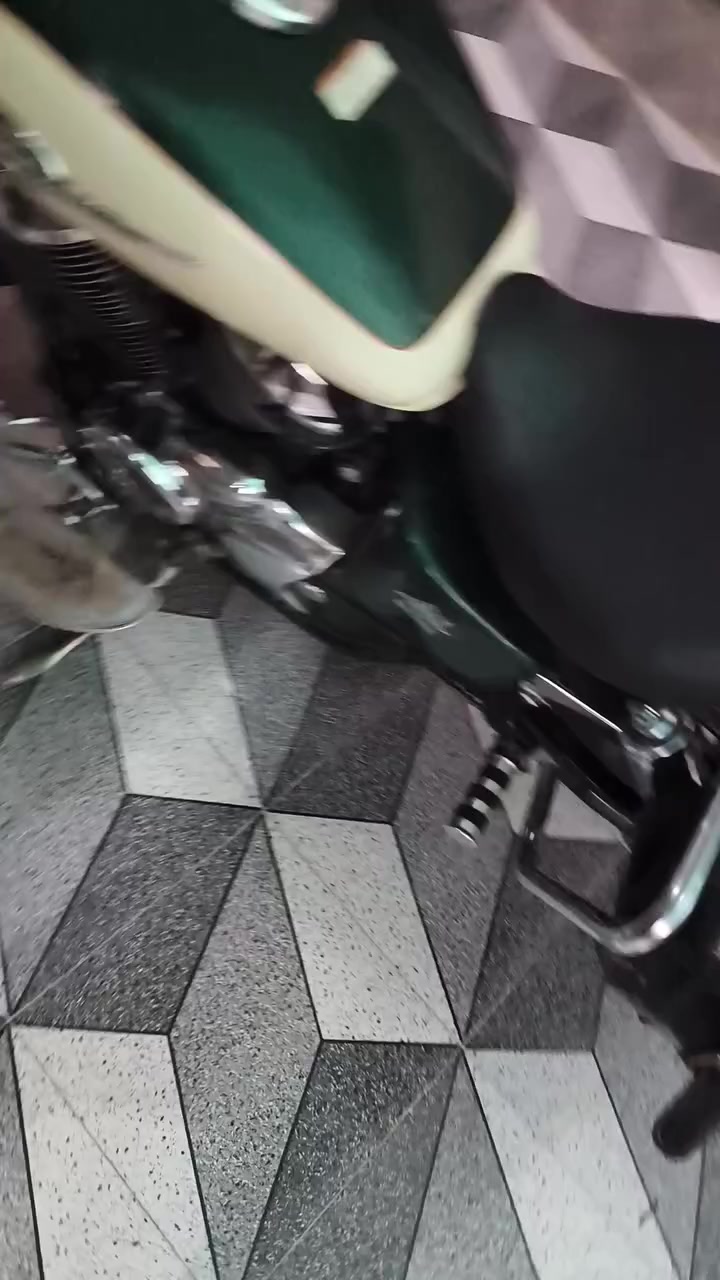 شادو 400cc دراجه بلادية محرك كهربئيات ضفيرة كلة بلادي دراجه متعوب عليها مكان ديالى بعقوبة وإذا أكو مراوس اراوس محرك أكبر ملاحظة الدراجه مرقمه رقم ديالى بسمي تحويل ثاني يوم السعر 26 وبيها مجال ما تشتري صلي عل نبي


**إذا كنت صاحب هذا الإعلان وتريد حذفه لأي سبب، رجاءا أرسل رسالة إلى الدعم الفني**