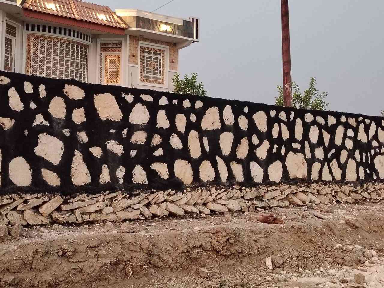 السلام عليكم جزء من عملي
نعمل كافة انوع الحجر 

  اسيجه /بتلو بيت /بيت /تطبيك سواقي /تطبيك كرجات 

الاتصال ***********
او اتصال واتساب
