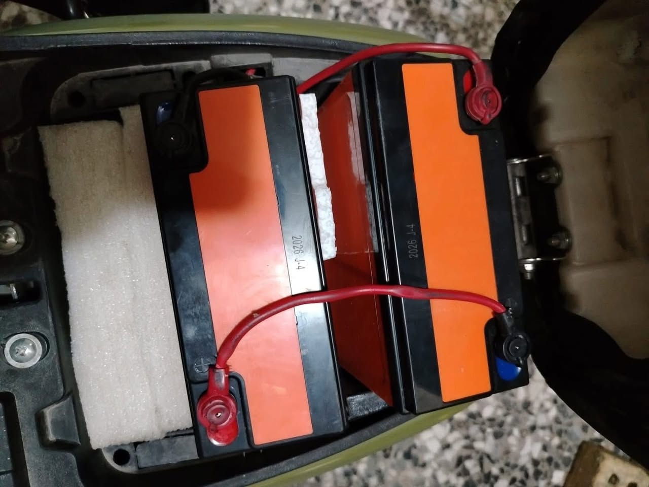 سلام عليكم دراجه R9بايسكل مساعد بايدر شحن بصمتين 2 وسويجين2 السرعه 82باتريات جديدات  الملف 1200 سماعه بلوتوث  باترات صغير 16امبير  لايت زنون عالي جدا  سعر 500وبيه مجال مكان بغداد البياع وتساب *********** أو تصال
