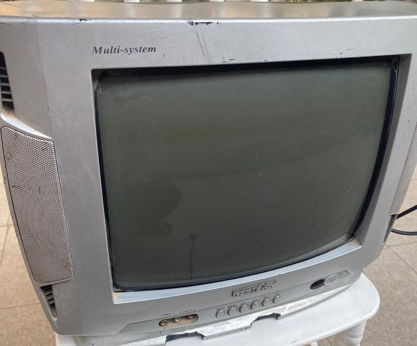 السلام عليكم تلفزيون قديم انتيكا شغال دقه جيدة قياس الشاشه ٢٨عرض وطول ٢٠للبيع السعر 20 الف للاستفسار المراسلة على الخاص  عنوان كربلاء طويريج


**إذا كنت صاحب هذا الإعلان وتريد حذفه لأي سبب، رجاءا أرسل رسالة إلى الدعم الفني**