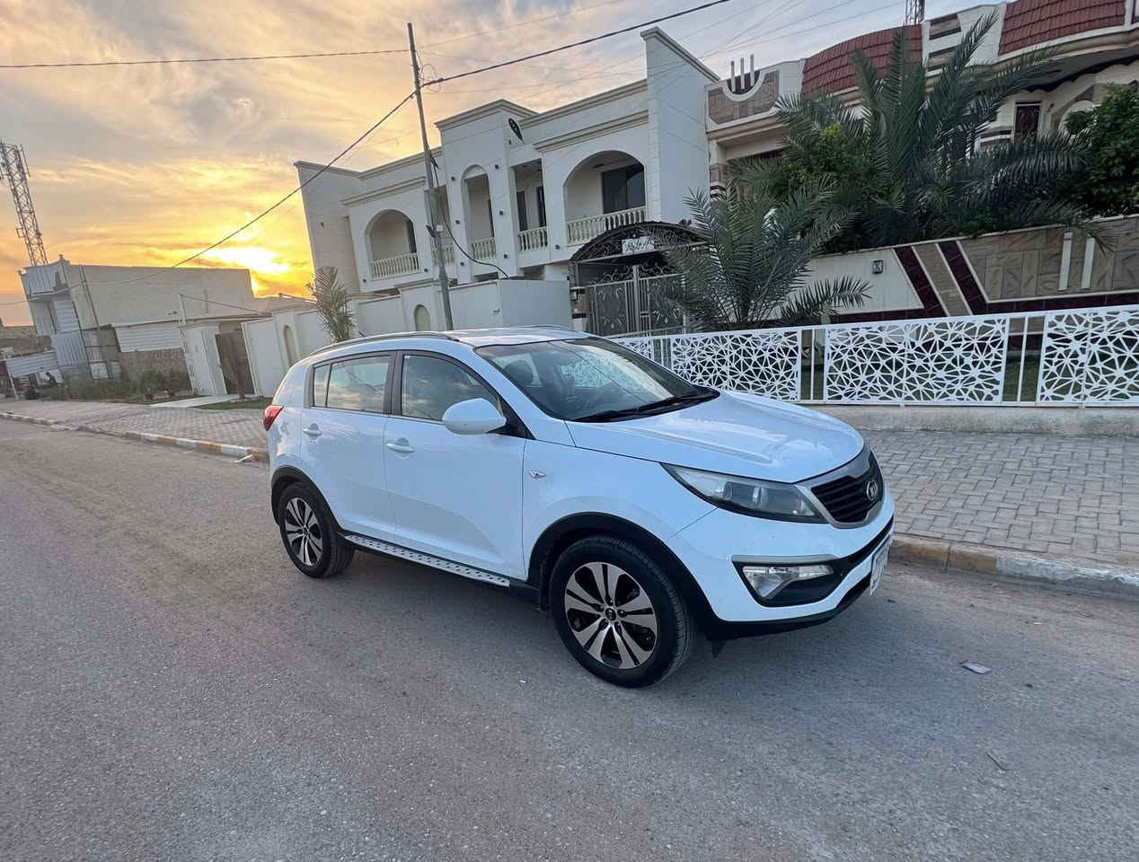 كيا سبورتج خليجي ٢٠١٤ كفالة عامة محرك ٢٤٠٠دوش باسم شركة تحويل او وكالة
تخم تاير جديد
حدادية جدية
كامره حساسات
ثلاجة داخلية 
ارضيه تلغيف جلد
السيارة خير من الله 
مابيها نقص برغي
للاستفسار الاتصال ‭0783 867 3095‬
