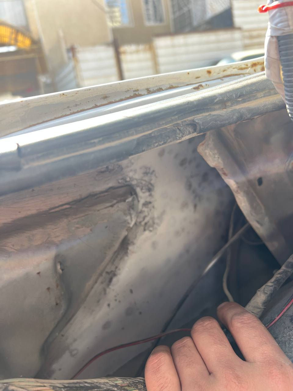 السلام عليكم  بيوايدي f3  موديل ٢٠١١
رقم بغداد خصوصي بيضه الرقم الجديد سنويه باسمي 
السياره مكفوله من الضربه والتبديل والصبغ ما عدا الجمالغ الخلف السايق ومأشر عل مكان ضربتها ومصور الجويات من جوه 
محرك بي خيط بخار صارله شهر تقريبا 
كير مكفول 
تبريد ثلج كله جديد ما عدا الراديتر الداخلي الي وره الدشبول  ما بدلته كله جديد 
صدر كامل مع الدبلات كله نفض جديد ما عدا اللويات ما بدلتهن قبل شهر 
كهربائيات كلها شغاله وبحاله جيده جدا ولا جنها ٢٠١١ سياره حلوه مال جناي 
سعر السياره بالسوك ٥٥ ورقه اني ابيع ب ٥٢ ورقه قفل التجفيت ورقتين اني وكعت ٣ ورقات منها 
بنوراما حساسات كامره HD شاشه غاليه ب ١٢٠ الف مو ام ال٦٥ الف كلها شغاله السياره 
***********
