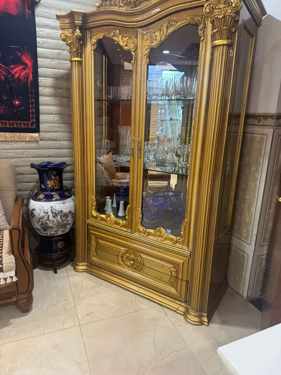 ڤاترينا مصري 
النضافه 100‎%‎ شخط مابيها 
السعر 175 وبيها مجال بسيط 
الـعنوان/ بغداد البلديات
اي استفسار بالخاص


**إذا كنت صاحب هذا الإعلان وتريد حذفه لأي سبب، رجاءا أرسل رسالة إلى الدعم الفني**