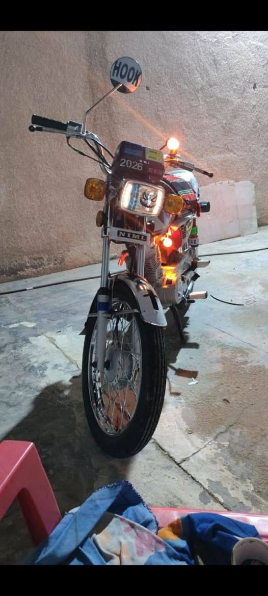 سلام عليكم دراجة نامة شلامجة صلي تعمير ٢٥ شاصي ١٦ اوراق اصلي مو سكنر سعر ٩٠٠ وبيهة مجال لشراي
رقمي ***********
