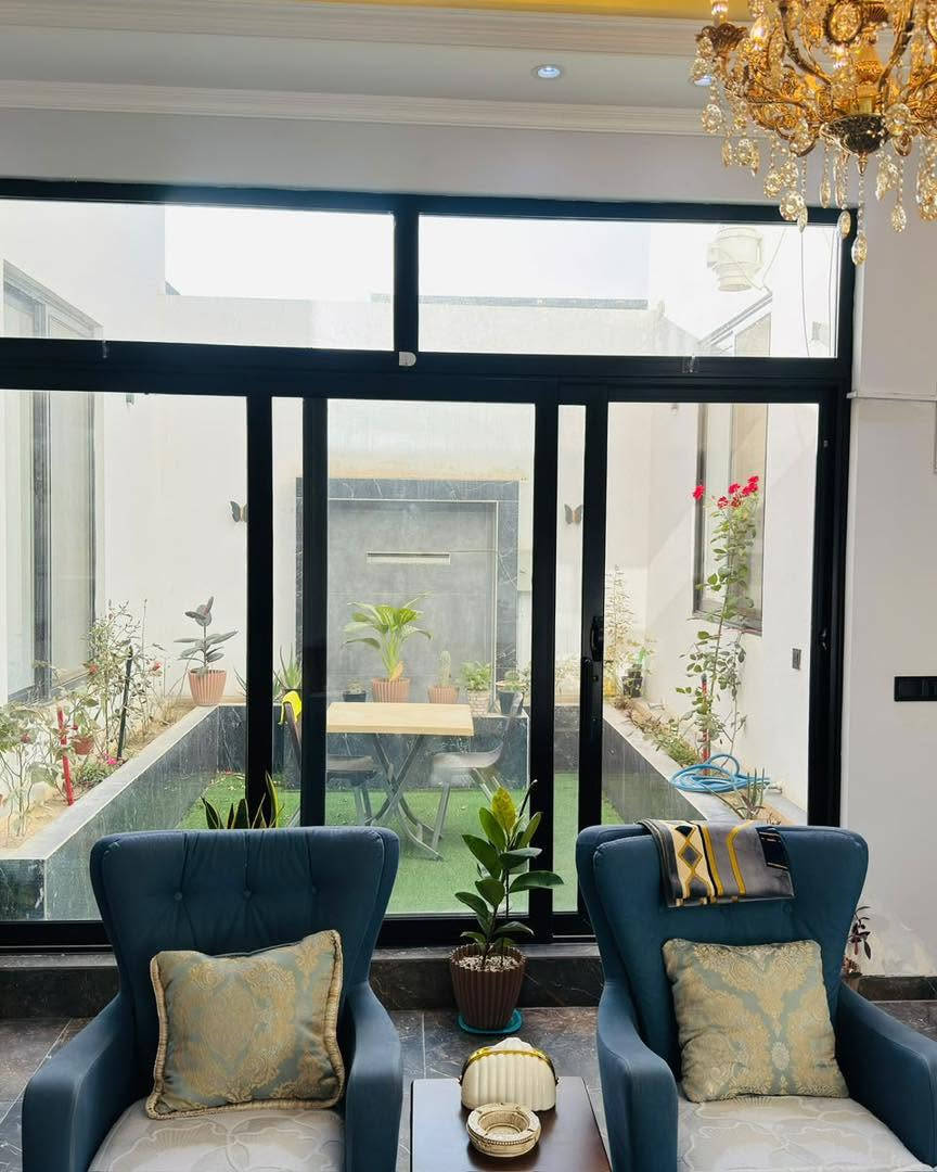 🏡 دار VIP بمواصفات عالية للبيع في سامراء
📍 الموقع: حي المعمل (العمالية) شارع 10م

📐 المساحة: 200 متر (واجهة 10م × نزال 20م)

 🏗️ التصميم: طابقين يحتوي على 4 غرف نوم (جميعها نظام سويت).
 🌿  حديقة داخلية مميزة تمنح البيت إضاءة طبيعية وأجواءً راقية.
 🛡️ مجهز بالكامل بـ (منظومة كاميرات | منظومة نفط | منظومة انترنت ).
💬 للحصول على تفاصيل السعر:
👇 اكتب رقم -1- في التعليقات ويوصلك السعر خاص فوراً
_____________
لا تدع أي شخص آخر يأخذ عقارك المفضل
تواصل معنا الآن واحصل على عقارك الخاص
_____________
 اتصل الآن : ***********
_____________
ملاحظة : لدينا عقارات كثيرة في مناطق مختلفة في سامراء 
ضع إعجاب للصفحة ليصلك كل جديد
_____________
اذا عندك عقار وتريد تبيعة .. فقط راسلني واتساب 
وخلي الباقي علينا … ( ***********☎️واتساب)
