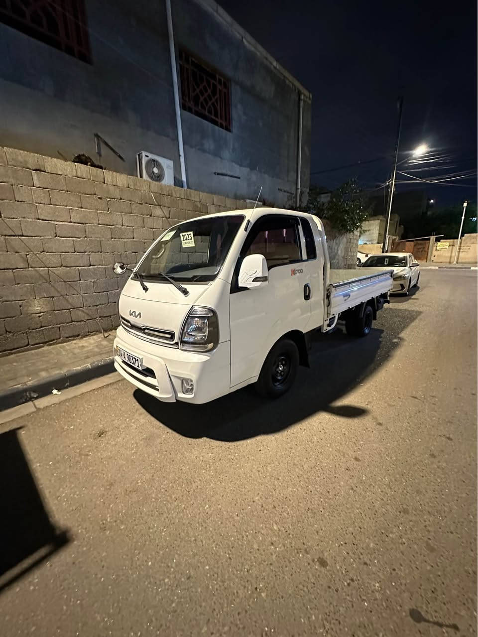 سلام عليكم كيه بنكو لبيع 
مديل ،2023 ،سعره 140 وبيه مجال شي قليل 
اقره المنشور وخابرني جزاك الله خير 
سياره كلش جديد ماشيه 67 الف 
سياره قمارته مبدله بس هيكل بيبان رجعات  القديمات نفسهن 
جاهزه على اخر حبايه انكر سويج وين ميعجبك تطلع من تيارت تخم جديد حداديه من الطول لطول كلشي جديدوكاله اضافات عليه مدوشمه من داخل ارضيه جاد مال مسكر. ابلاديه تانكيه فافون 100 لتر دعاميه خلفيه مال شكل الجديد اصليه تبريد صلوات ثلج ❄️ مكينه 2700 
دسكات وبنزات قبل يومين البريك كله مسويله صيانه كامله كلش لخير  رقم بصره انكليزي سنويه 28 وجاهز. لتحول لستفسار اكثر *********** مكان سياره البصره حي المهندسين البصرة, العراق
