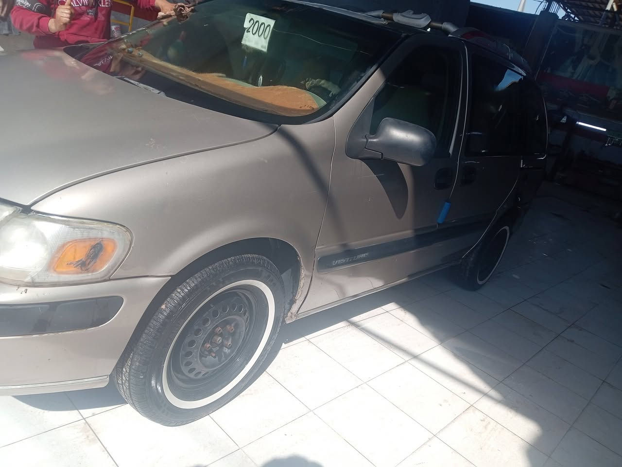 شوفر فنتير موديل 2000 رقم بغداد الدولي محرك وكير وتبريد و تخم تاير و داخل جديد حجم المحرك 3400 مكان السيارة ديالى بعقوبة السعر 50وبيه مجال الاتصال *********** اني مكلف بنشر
