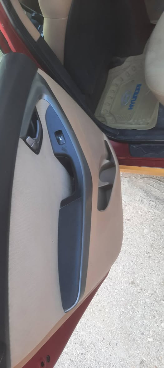 للبيع او المراوس بأقل النترا ٢٠٠١٢وارد امريكي رقم انكليزي بأسمي مصفره هيئه وغرامات هزه جديده كير محرك تبريد صدر باتري تايرات كلها جديده.. شاشه تحكم جهتين حادثها طخه بسيطه جوه البك لايت الايسر السعر المطلوب ٩٢ مكاني واسط الصويره *********** والاثير*********** اخوكم ابو محمد ...رجاءا اذا مراوس كون بسياره حدود ال ٧٥
