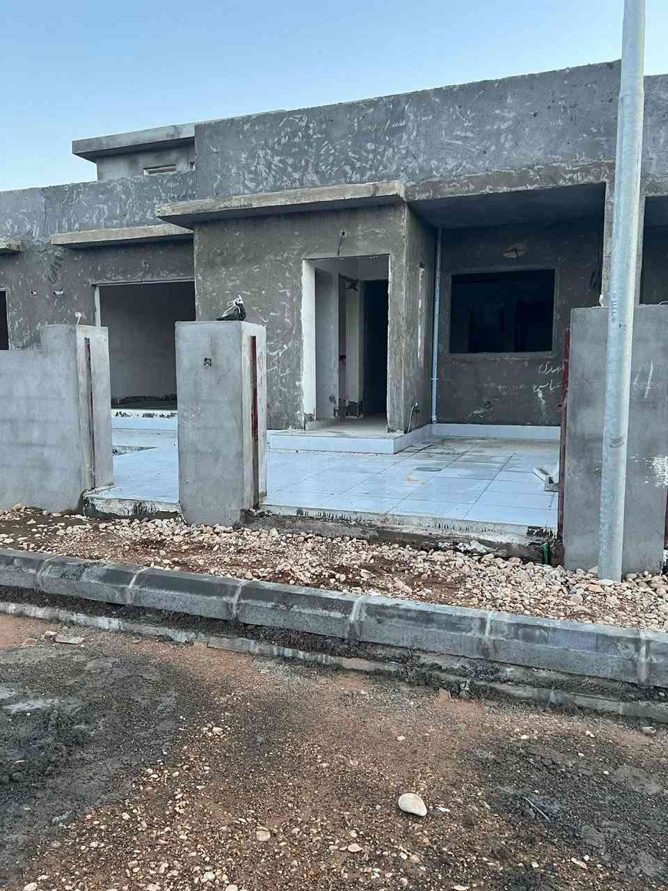 هيكل متكامل للبيع 
موقع راسان ستي 

مساحة : 200 m 
***********
