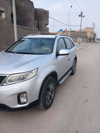 كياء سورنتو 2014 مكينه 6 سلندر 7 راكب سياره جاهزه تخم تاير حداده مكينه...