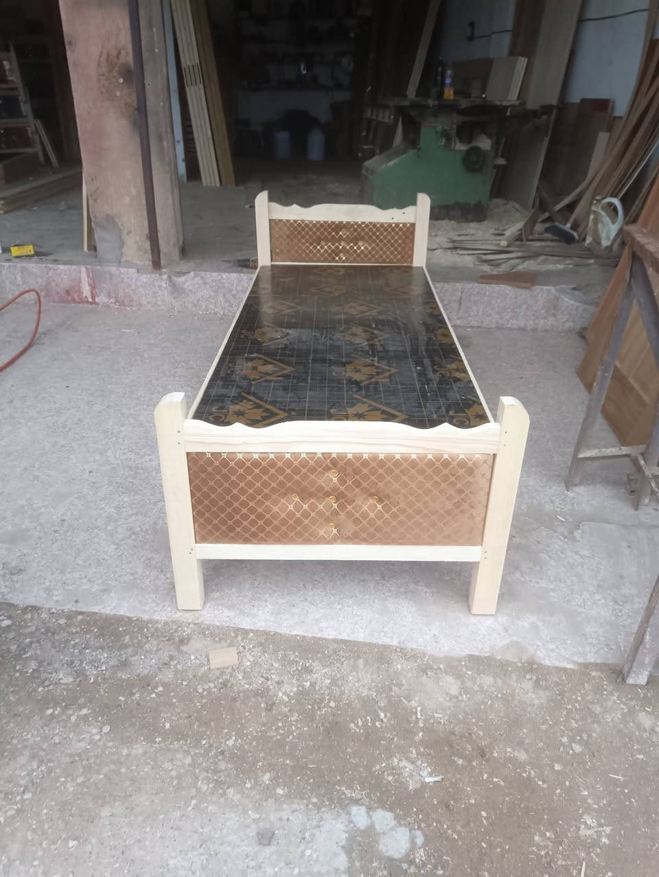 جرابي سعر 45 خشب نفر بأشكال مختلفه الخالص حي الجنود *********** يوجد توصيل
