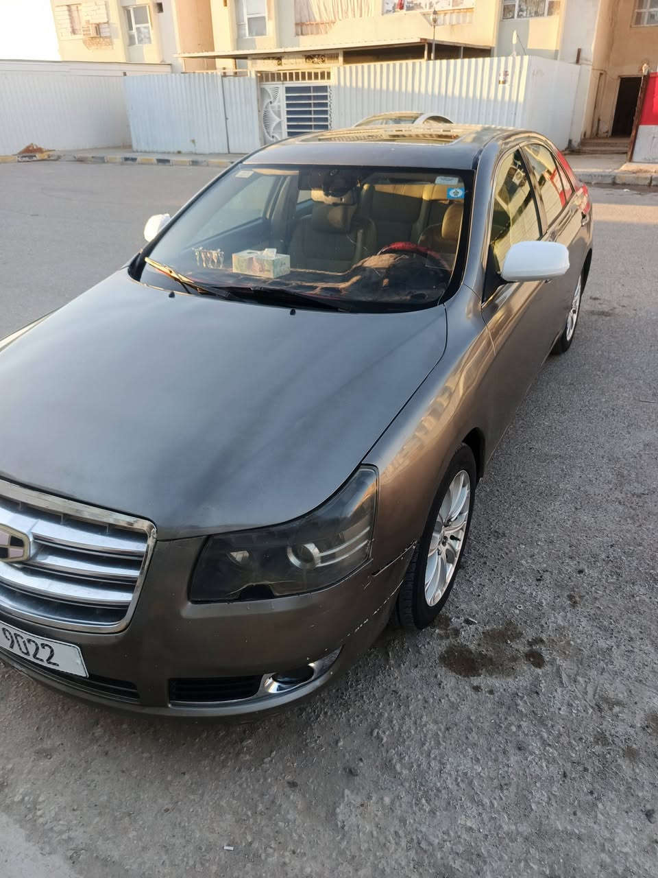 السلام عليكم جيلي امكراند موديل 2012 سياره مصبوغه عام سعر 50 وبها مجال اذا اكو مراوس***********
