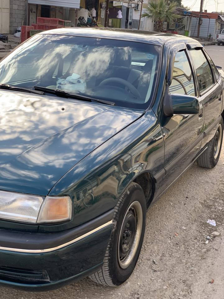 سلام عليكم
اوبل فكترا موديل ١٩٩٥ 
رقم سليمانيه 
سنويه جديده لحد ٢٠٣٠ 
صبغ عام لجماليه فقط 
كير ومحرك بشرط 
داخله نضيف كلش 
تدفئه وتبريد بس التبريد بي نقص 
كابون بانزين بيهه 
السعر ٤٥ وبيهه مجال شويه 
ديالى ناحيه جباره 
محرك ٢٠٠٠


**إذا كنت صاحب هذا الإعلان وتريد حذفه لأي سبب، رجاءا أرسل رسالة إلى الدعم الفني**