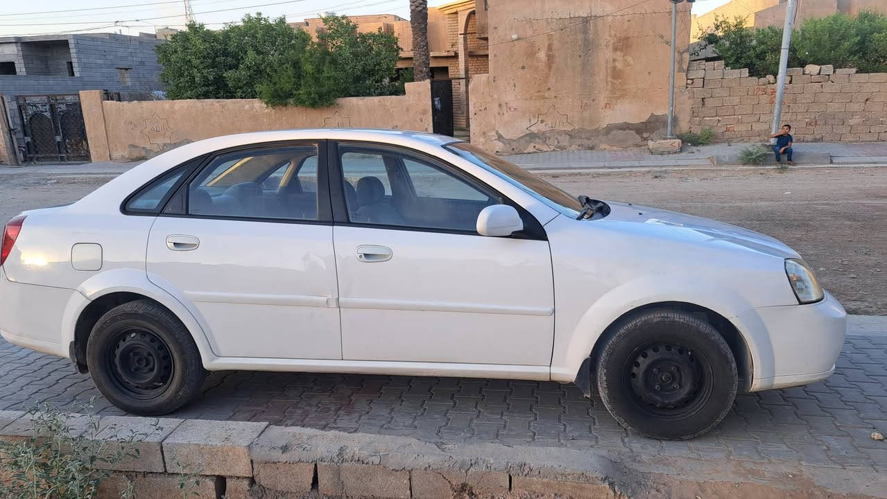 للبيع
اوبتره موديل 2004 
جاهزه تبريد ثلج بيها صبغ 
سعر 63
***********
