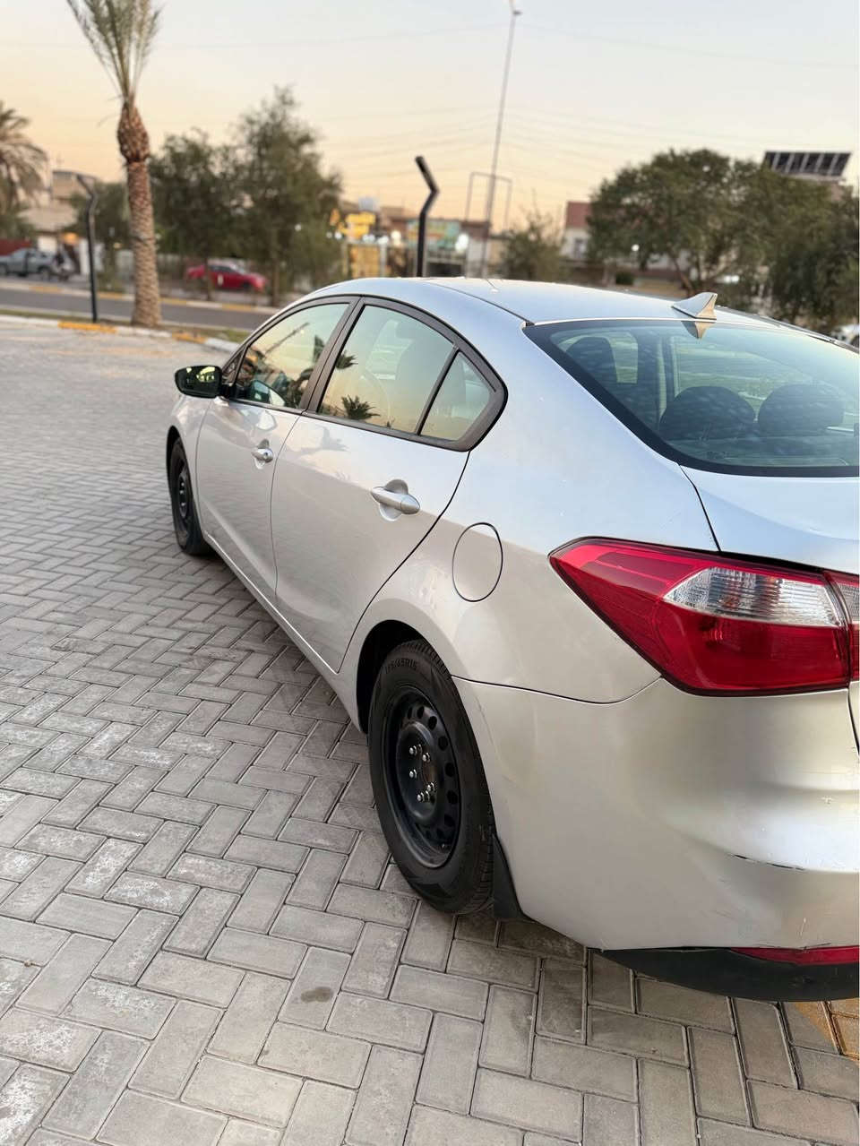 *********** 
سلام عليكم رمضان كريم انشاءالله 
فورتي 2017 امريكي حادث قبق جنطة فقط بدون ايرباك ودواخل وصور حادث موجودة تخم تاير جديد صدر جديد  مواصفات العادية مال فورتي للبيع بسعر 120 وبيها مجال بسيط مكاني بغداد حي الجهاد 
*********** بغداد, العراق
