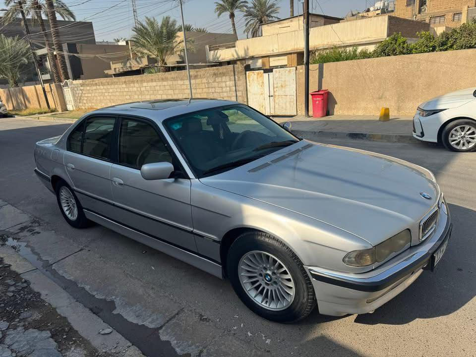 كاسح موديل 2000

حجم 44 داينمو مي 

مكفولة من الحادث 

فول مواصفات 

دبل جام 

مري شفط 

فتحة سقف

شاشة وكامرة

باتري جديد 

تبريد جديد منضومة كاملة 

كير ومكينة مكفولة 

كهربائيات بدون نقص

مكان السياره بغداد

السعر 11.000$  يعني 110 ورقه  ولا تقارونها بالمعمرات

والي ما يعجبه السعر خلي يتعبر المنشور 

الاتصال ***********

***********
