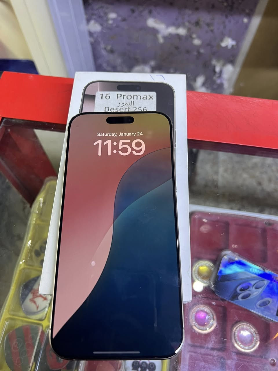 ايفون  16 بروماكس ذاكرة 256 بطارية 90  كلش نضيف اخو الجديد ماستر مع كامل الملحقات السعر 1325 *********** بغداد الشعب
