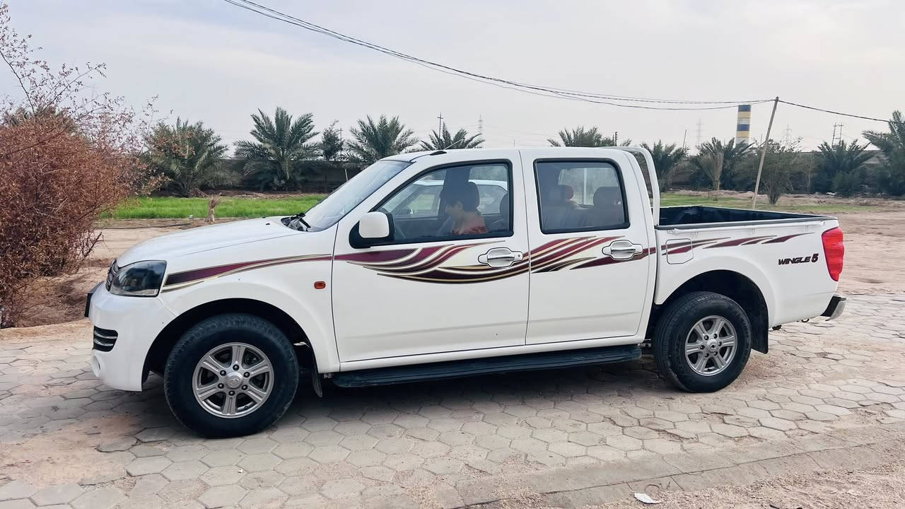 سلام عليك سياره للبيع كريت ويل مديل سعر115 وبيه مجال 2021مكفوبه بس بار قليل عنوان البصره نفس البصره  ***********باقي تفاصيل خابرني
