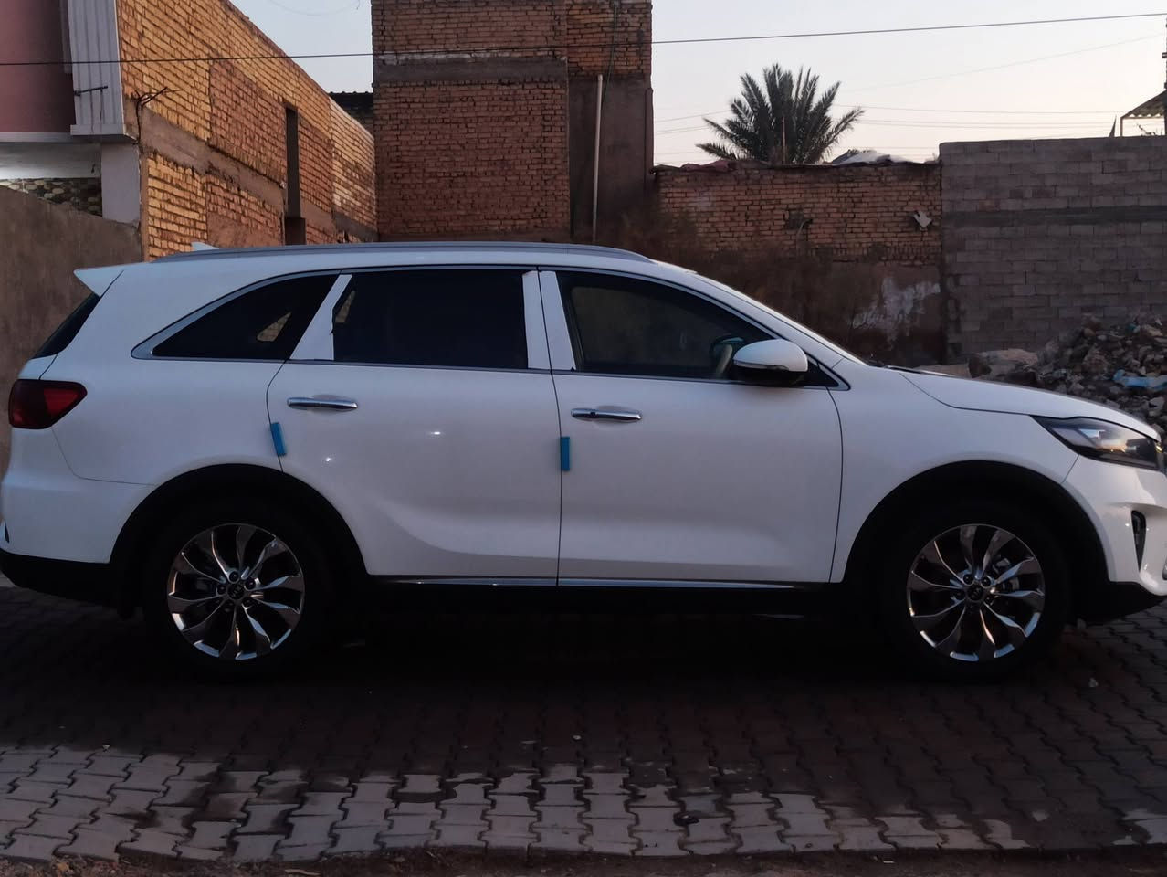 السلام عليكم
سورنتو 2020  خليجي 6 سليندر  ، 7 راكب  أثر الحادث شيش شخط البابين جهة السائق وتم الصبغ فقط الباقي مكفولة كفالة عامة 

فول مواصفات عدى الفتحه

نظام ترحيب 

بصمه ابواب وتشغيل 

لايتات زينون 

 كشنين كهرباء  

كامرا خلفيه 

دبل حساس امامي خلفي

 فول تحكمات ستيرن 

٣ انظمه قيادة

سايد بريك قدم 

صندوك كهرباء 

تبريد ٣ قطع 

وبقيه المواصفات معروفه

سيارة نظيفة وجاهزة تخم تأير جديد ماشية 113 آلف 

تحويل ثاني يوم السعر 235 وبيهة مجال حق الجية المكان بغداد قضاء الحسينيه الراشدية الرقم *********** واتساب موجود
