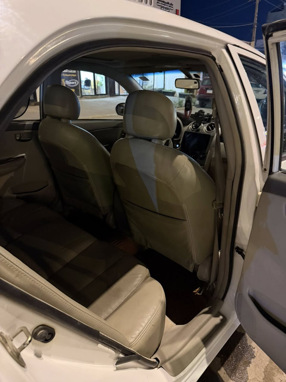BUD G3 2014
السيارة كامله على الاخير كير ومحرك ياباني (كورلا) 
مكفولات 
مرقمة نجف مداور ثاني يوم 
السيارة بصمة 
وبصمة ابواب
معمره بالكامل 
تبريد شغال 
شاشة
حساسات خلفية 
بالعافية على الي ياخذه 
مكانه بالنجف 
السعر (٥٣) ورقة 
الرقم: ***********
