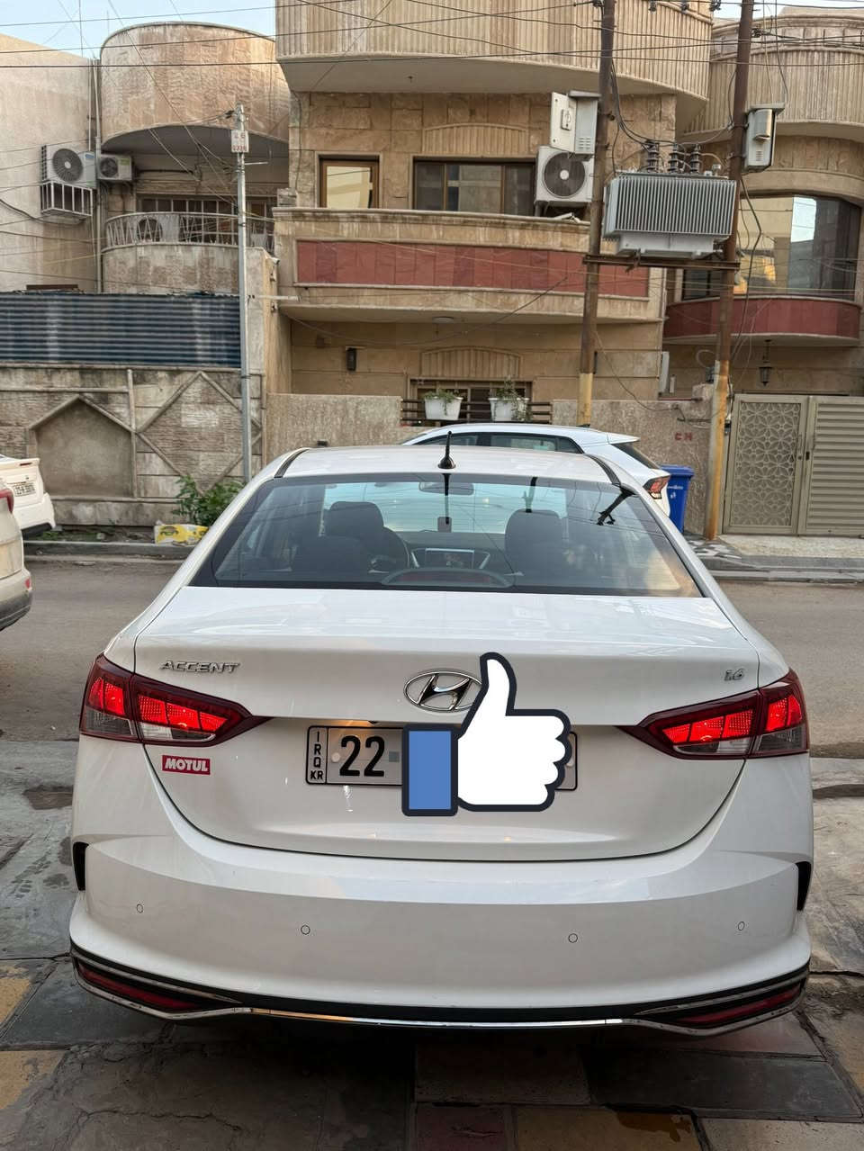 السلام وعليكم
للبيع
هونداي اكسنت
خليجي موديل ٢٠٢٢ 
رقم اربيل الجديد
السيارة بأسمي
تحويل ثاني يوم
ماشية70000

المواصفات:-
شاشة
كامرة 
كروز سرعة
تحكم استيرن 
عدادت ليزري
حساسات خلفية
كشنات مخمل ابيض 
لايتات هيلوجين
بلوجكترات 
كير عادي اوتماتيك
تخم تاير جديد
بريك ABS
حساسات تاير
عدة جك كامل
اسعافات اولية

السيارة مكفولة كفالة عامة من 
الصبغ والبارد والحالوب كفالة عامة 
المحرك والكير وكهربائيات كفالة
اي استفسار تعال خاص او اتصل 
***********
عنوان السيارة 
بغداد المنصور
