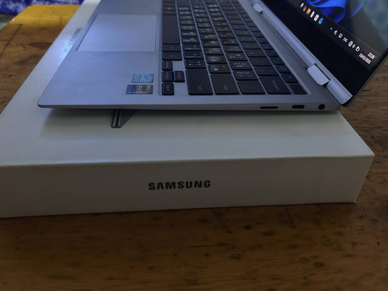 لابتوب للبيع GalaxyBookPro2 360
كامل ملحقات نظافة عالية جدا

شاشة لمس + قلم
معالج i7 جيل 12 
هارد 500 ssd 
رام 16 

السعر 750 مجال بسيط
تواصل واتساب فقط ***********
