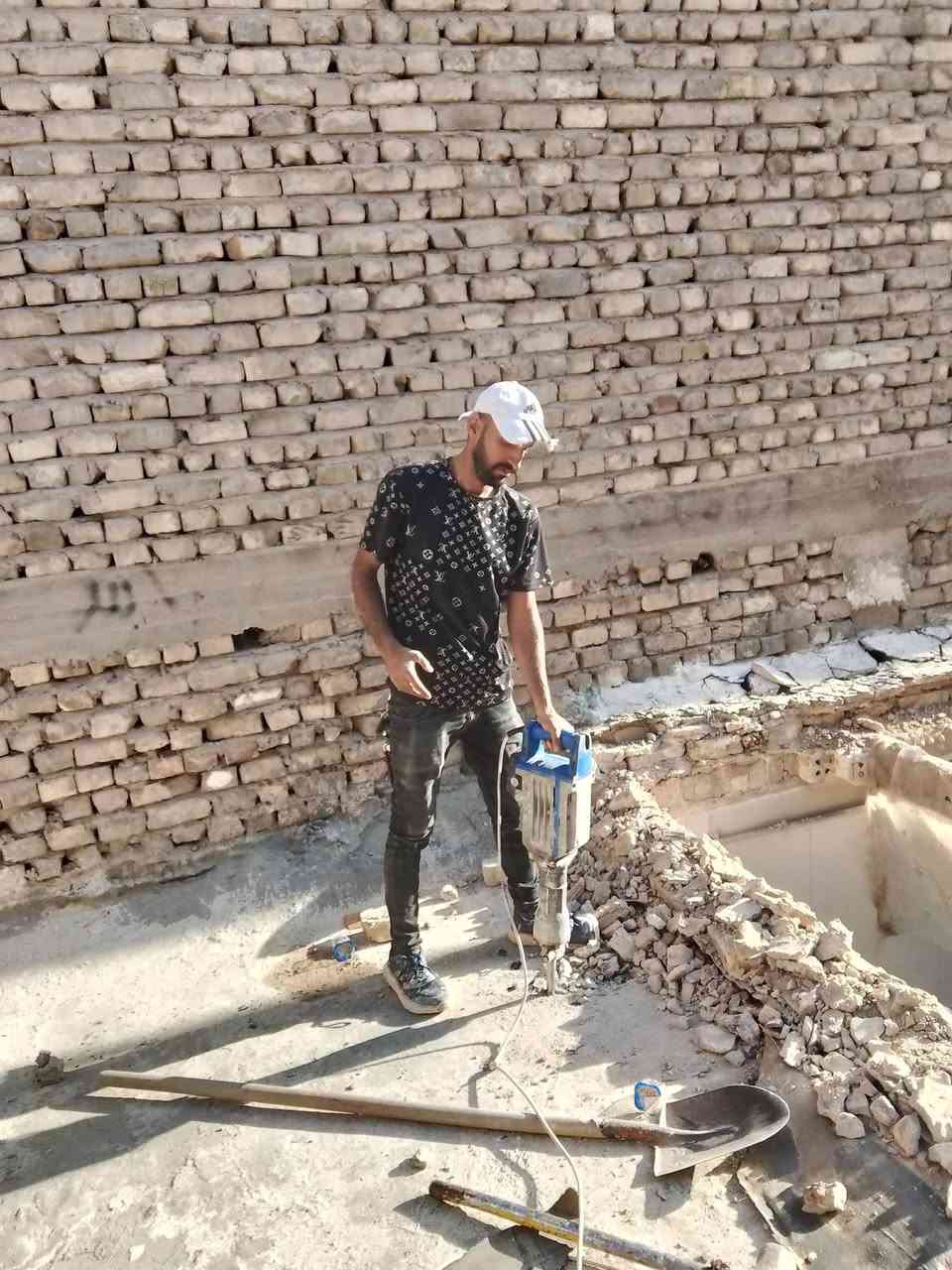 كادر تفليش سقوف جدان أرضيات قلع كاشي شتايكر تفليش كاصوصه صب  رباطات درج بيتونه ستار تكشير سيراميك حمام مطبخ قفاز ارضيه حادله ارضيه  رقمي وبي ***********
من رخصة الادمن السلام عليكم يوجد كادر عمال لتنظيف البيوت ويوجد كادر لتفليش البيوت ويوجد كادر لصب يدوي وصبت نظافه وصىب رباط وتصليط صطح ويوجد كادر لقلع السيراميك والكاشي والشتايكر ويوجد كادر لحدل القطع وتخيل سبيس ويوجد كادر لتصعيد المواد كافه 
***********
كادر تفليش سقوف جدان أرضيات قلع كاشي شتايكر تفليش كاصوصه صب  رباطات درج بيتونه ستار تكشير سيراميك حمام مطبخ قفاز ارضيه حادله ارضيه  رقمي وبي ***********
