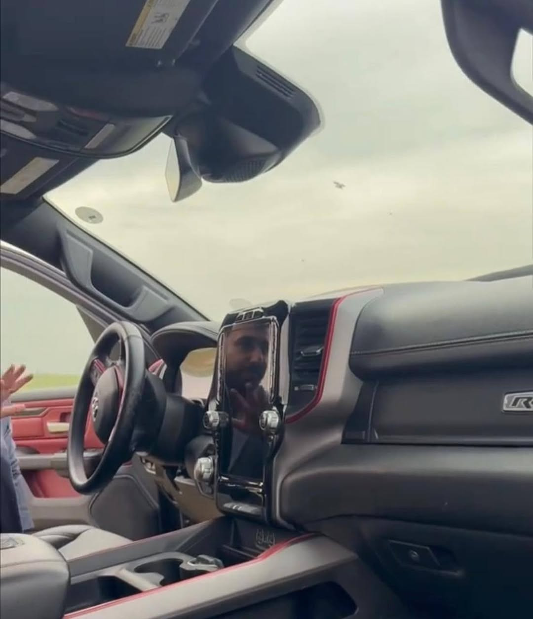 🔥🔥 للبيع | دوج رام ريبيل 2022 🔥🔥
الهيبة والقوة… للي يعرف قيمة الريبيل 💪

🚗 دوج رام ريبيل – موديل 2022
✔️ مواصفات الريبيل المعروفة
✔️ كلين 100% بحالة الوكالة
✔️ استخدام نظيف
✔️ جاهزة للفحص

🖤 سيارة عملية وقوية
مناسبة للبر، السفر، والاستخدام اليومي

💰 السعر: 40,000 دولار
📚 (أربع دفاتر)
✅ السعر بيه مجال للجاد

📍 الموقع: ذي قار – الناصرية
📞 للتواصل: ***********
📸 الصور مرفقة

#دوج_رام
#رام_ريبيل
#سيارات_ذي_قار
#سيارات_الناصرية
#بيع_سيارات_العراق
#سيارات_للبيع
#سيارات_امريكي
#بيكاب
#سوق_السيارات
#فرصة_حلوة
