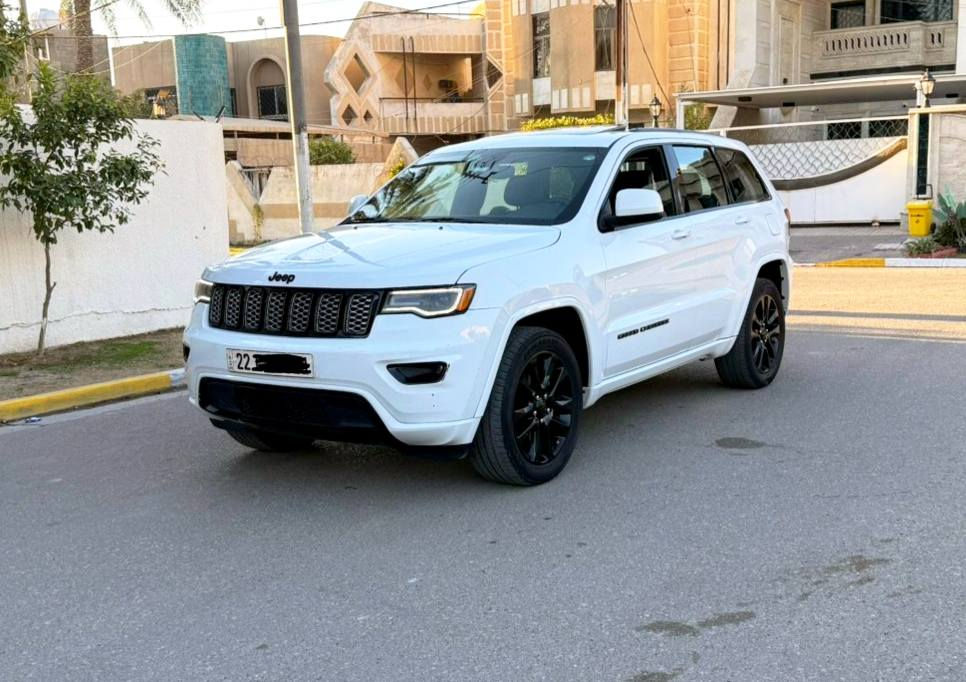 سلام عليكم... 
#جيب #جراندشيروكي 2020
#ليمتد 
#بلاك توب
وارد امريكا حادثهه فقط جنطه بدون ايرباك حادث خفيف
بدله جنطه نفس الون مكفوله من صبغ فقط جوه رقم الخلفي
رقم اربيل جديد سنويه جديد باسمنه
ماشيه 70
محرك 3.6 
مابيهه اي نقص سيرف كامل مسويلهه
................................................
كامل موصفات 
مكان بغداد
سعر 245$
***********
