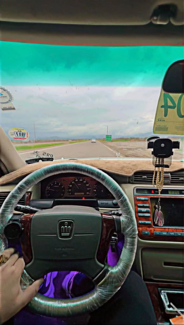 مەلیکە ٢٠٠٣ d4 بچوک مووسس دوو دوگمە بێ دووکوڵ بێ ڕۆن کەم کردن بێ مەسرەف بێ کێشە سەیارەکە لۆکە هی ماعرەز نیە وەک سفر وایە ناوزەرد دەشبول سەرو خوار نەجەف چوار ویلی نەجمی لۆک چوار کوشن کارەبا پەردە هەموو گیانی ئیش ئەکات هیچ گلۆپێک لە داشبۆل پێ نیە لایتی پیشو دوا کریستاڵ زۆر جوانن کامل جوانکاری سەقفی شوشەی بیچاڵ بی شوخت بێ لێدران تەنها یەک پارچەی یابانە..... هەموو شتیکم نوسیوە موشتەری نیت تیل مەکە سەیارەکە پاتاڵو شفتە نیە لۆکە لۆک...سعری ٦٠ گەلاو مەجالیکی کەم 
0750 215 3511 watsapp-vibar
*********** حلبجة, السليمانية
