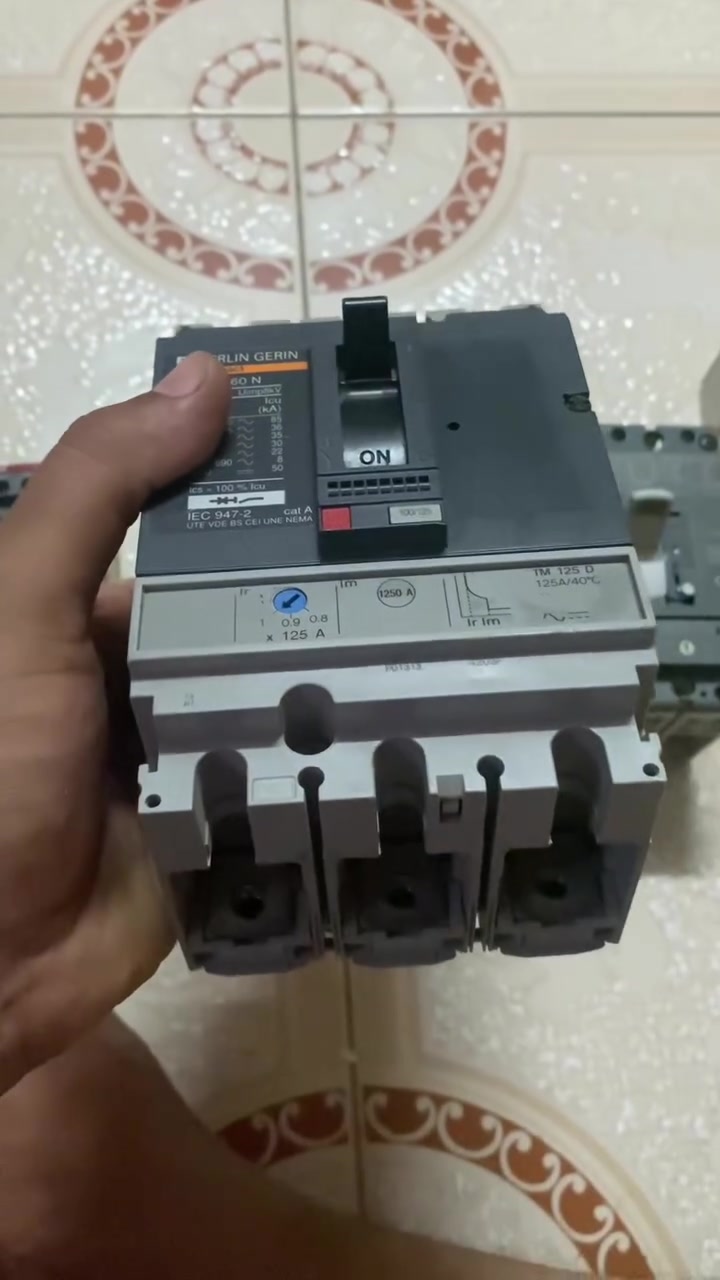 01028810575


**إذا كنت صاحب هذا الإعلان وتريد حذفه لأي سبب، رجاءا أرسل رسالة إلى الدعم الفني**