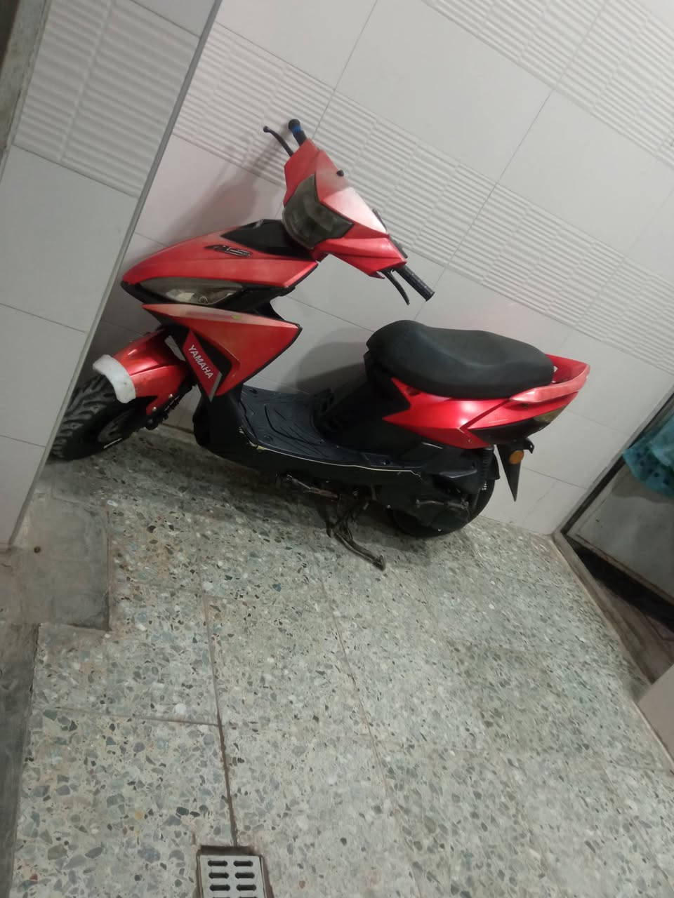 السلام عليكم اخوان دراجه يوماها  ماكس مديل 21 الله شاهد مكينه مكفوله من الفتح وصوتها ماتسمعه سحبها يخبل كهربائيات كلها شغاله نكره سلف فقط ضررها موضح بالصوره الكفر مال دشبول شويه مكسور اوراقها موجوده السعر 450وبيها مجال بسيط مكان بغداد منطقه الرشاد
***********واتساب
