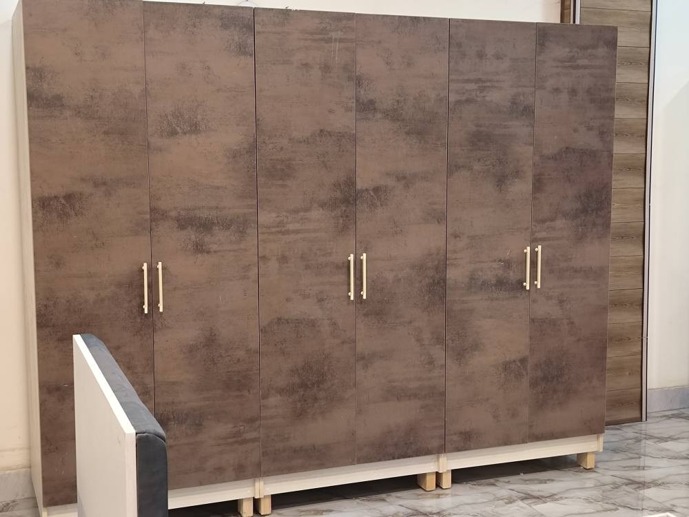 كنتور أو معرض فراش ٦ ابواب 
شغل درجه اولى 
العرض ٢٧٠سم 
الارتفاع ٢٢سم
العمق ٧٠سم 
السعر ٥٢٥ الف 
خانقين توله فروش معرض زاهد 
الشارع الرئيسي مقابل مسبح مرواري 
متوفر خدمه توصيل بغداد والمحافظات الاخرى 
*********** خناقين, ديالى
