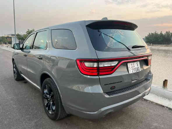 السلام عليكم للبيع دورنكو موديل 2022 لون إسمنتي اصل السياره GT فول  ماعدا الفتحه السياره بيهه فقط البنيد تبديل + صبغ وشويه صبغ في الجاملغ والسياره جديده بمعنى الكلمه وسوناره بيهه وين ماتريد تفحص بكيفك داخل فيروزي السعر 300 $ وبيهه مجال بسيط مكان السياره بغداد اي استفسار اتصل على الرقم الآتي ***********
