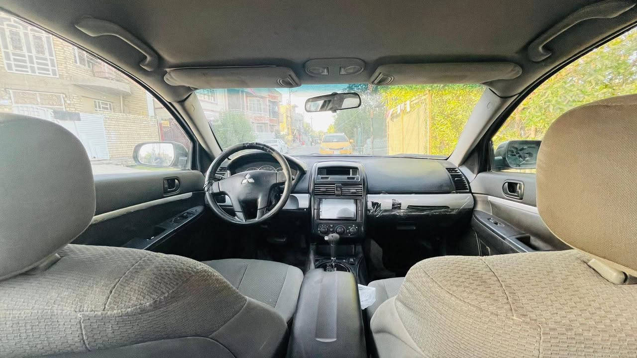 سلام عليكم ورحمة الله وبركاته للبيع أو مراوس ميسيبوشي كلنت موديل 2008 لون أسود رقم سليمانية صاحبها موجود يحول ثاني يوم سنوية ساقـ.ـطة 2023 صدر خلفي جديد باتري جديد بطاين جديده مصبوغه صبغ عام وارد امريكي للتواصل ***********
