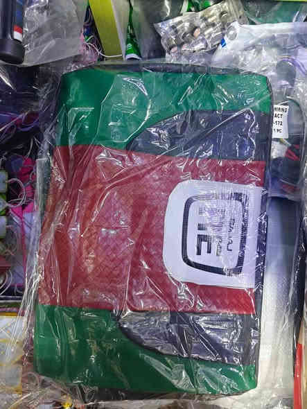 السلام عليكم ورحمة الله وبركاته يتوفر لدينا جميع انواع الدوشمة الخاصة بالتك تك والبردات الجانبية  المطرية الشتائية وحسب الطلب جملة ومفرد للتواصل ***********
