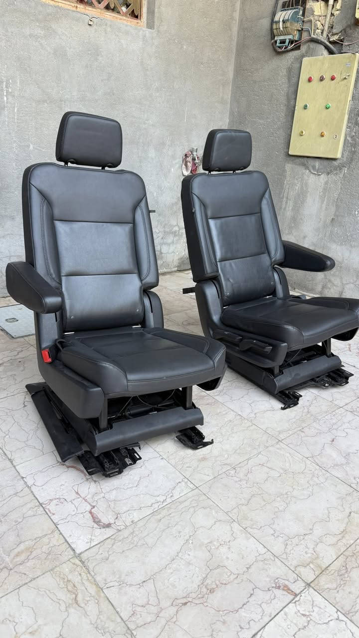 السلام عليكم كراسي تاهو ملكي موديل 2024 للبيع نظافه 100‎%‎ السعر 250 دولار
***********
