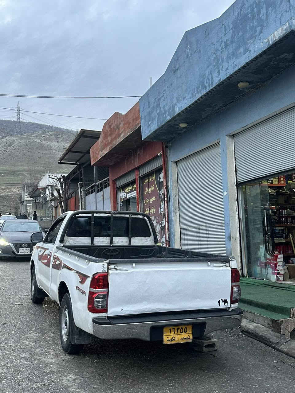 پيكاپ مه رزيه
مؤديل_2008
مه نه فيست ته صديق
بؤياغ عامه 
 گيرومه كينه به شه رت ئه كسل به شه رت 
چوار تايه ى لؤكى بؤ به ستراوه ديناريك مه سرفى تيا نيه مالى دؤسته 
بؤ سه عريش په يوه نديمان پيوه بكه ن
***********
