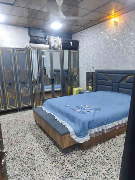 البيت ب65واليريد يشتري الغراض هم نبيعهن حي الصدرين قرب الجامع الامام علي المساحة البيت 130 متر 
*********** مهند ياسر
انا مكلف بالنشر
