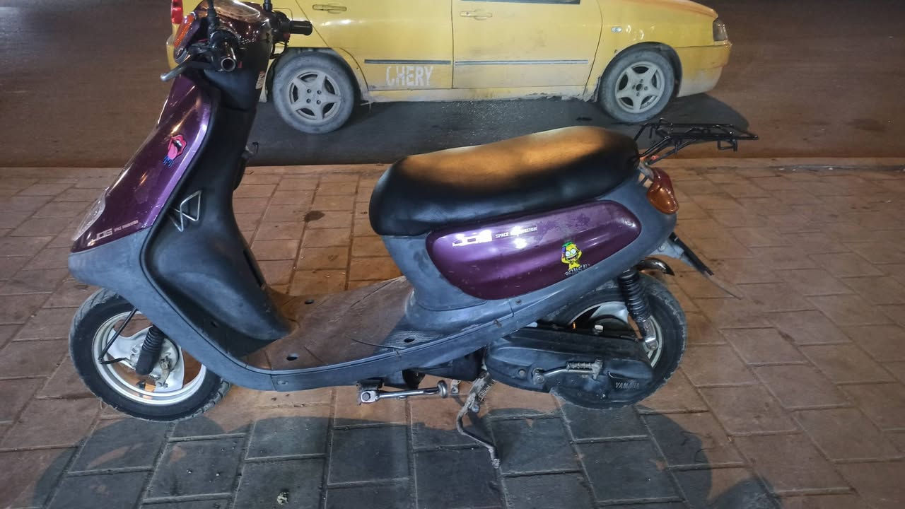 السلام عليكم عندي دراجه قرده تشتغل سلف وهندر كهربائيات كلهن شغالات زوج تايرات جدد مكينه ناعمه خير من الله شلعه معدل دراجه اخت رمبه النظافه 95% العنوان مدينه الصدر سعر 325 وبيها مجال بسيط بس شراي يتصل على هاذه رقم 
     ***********
