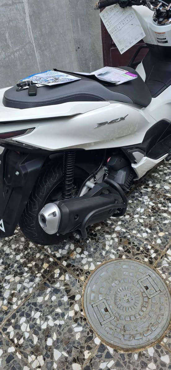 سلام عليكم
دراجه PCX
مكفوله كفاله عامه من زلغ او كسر كفاله عامه 
دراجه جديده لوك مزاده موجود بكتلوكاته الدراجه 
المكان البلديات الصحفين 
رقم الهاتف 
***********
