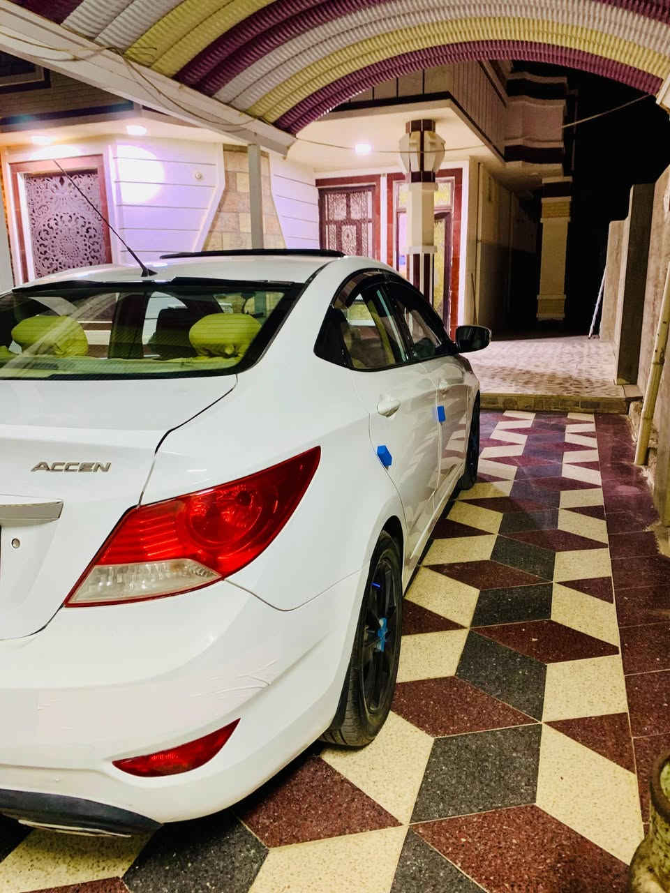 السلام عليكم سياره اكسنت وارد خليجي موديل 2012 محرك 1600 سياره جاهزه من كل شيء محرك كير صدر مضبوط تبريد ثلج مابيها نقص سعرها 98 ورقه وبيها مجال بسيط السونار مرفق بيها للاتصال *********** الرمادي شارع 40 قرب فلكه العلم
